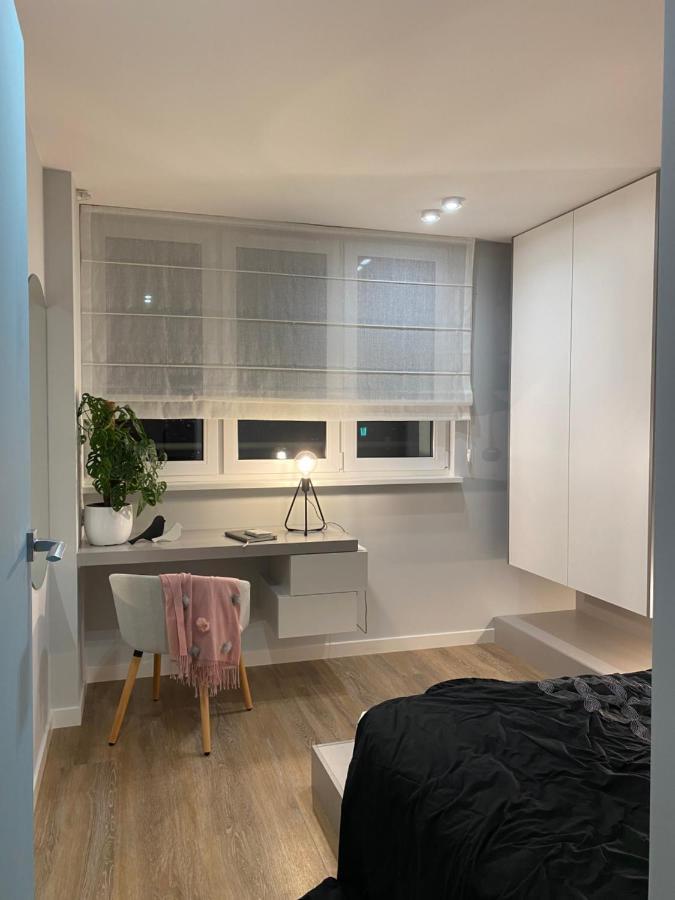 IX Pietro - 9Th Floor Apartment In カトヴィツェ エクステリア 写真